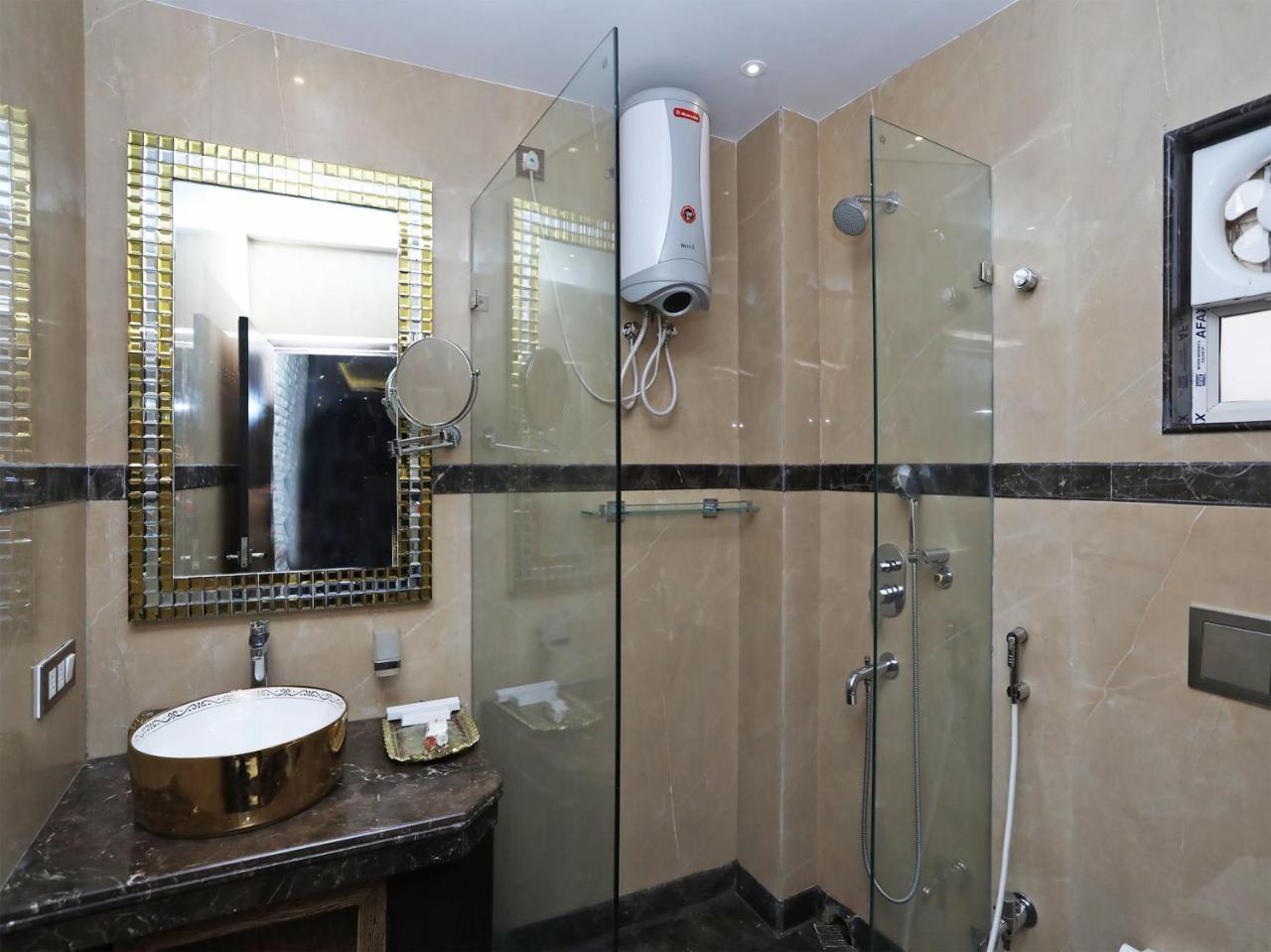 כלכותה Hotel Acme מראה חיצוני תמונה